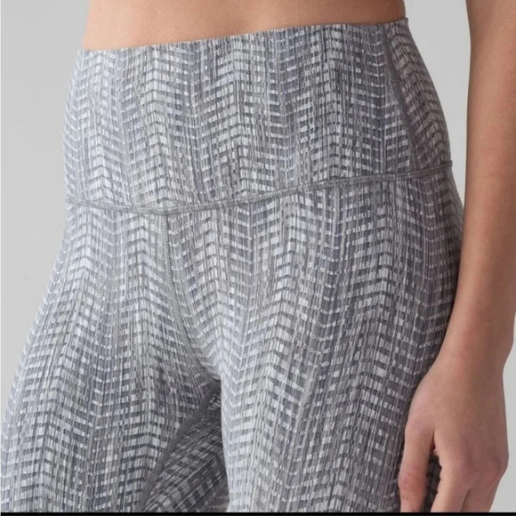 Lululemon athletica Wunder Under Crop Leggings size 4 B37 - Picture 4 of 9